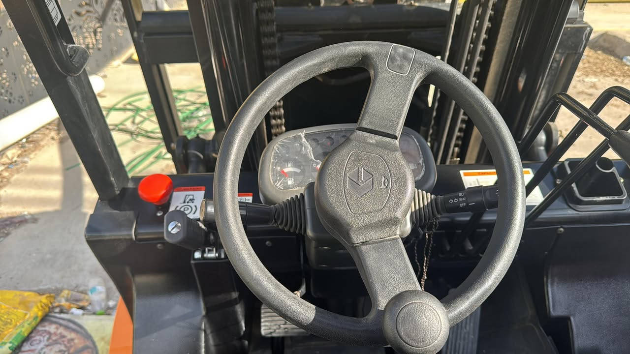 رافعة شوكية  Goodsense

موديل 2015 
ساعات تشغيل  409 ساعة فقط  
استخدام شخصي  يد واحد 
يرتفع ٥ امتار 
الحجم 3 طن 
مكينة isuzu ياباني
منفيست رقم كاتي موجود
رافعة جديدة ما بي اى نقص   
 المكان اربيل 
استفسار و سعر  دزلي مسج عل واتساب 
***********
