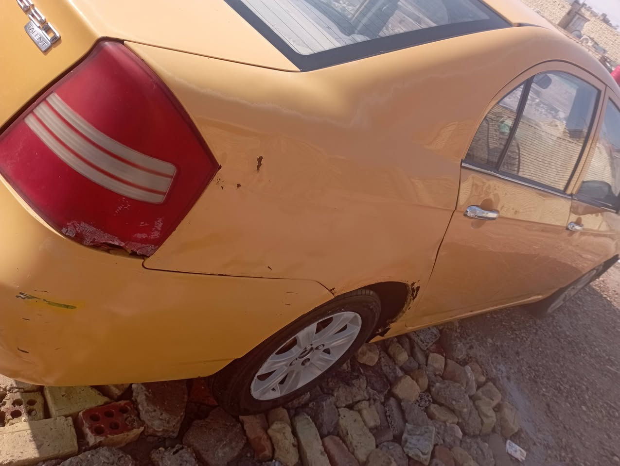 السلام عليكم ليفان موديل 13 جاهزه مكينه كير خير من الله حداديه تخم تاير سنويه بعده جديده مصفره هيه خط جديد  تحويل مباشر مكفوله من لكص ولعيب شرعي عنوان ناصريه مركز *********** سعر 28 وبيه مجال قليل
