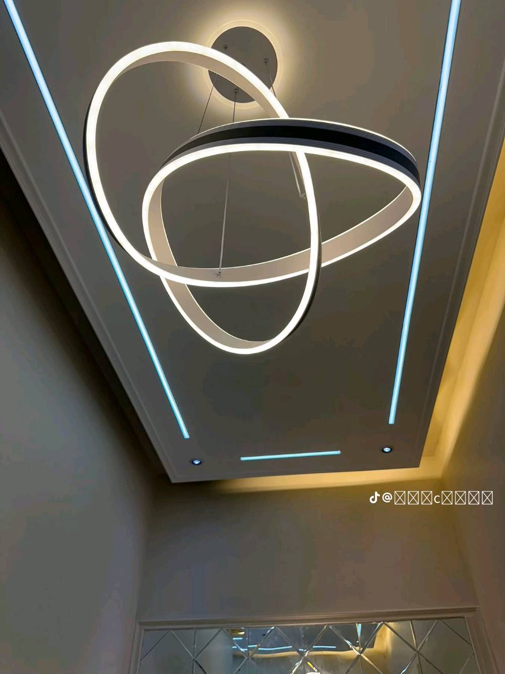 تم وبحمد الله أنجاز بيت الأخ (علي الغزالي )في حي الجامعة صبغ جداران و جبس بورد والحدادية ديكورات أياد الخالدي جهزة المواد اصباغ جوتن - النجف  اللؤلؤة الذهبية لتجارة مواد البناء والديكور ***********