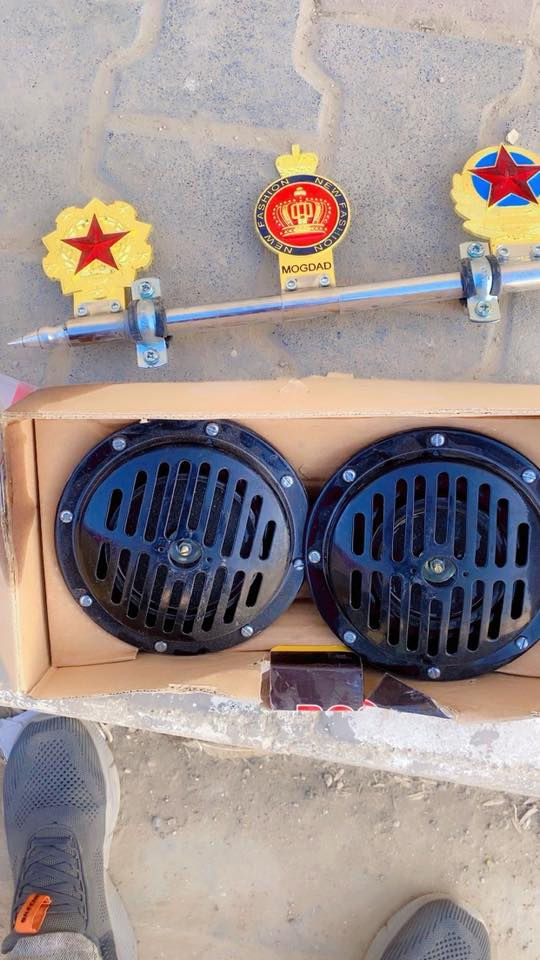 هورن إيراني درجة أولى اصلي شرط اصلي دكته شرط تلسع يشهد الله اصلي دكته فد شي وياه مصطره مامشدود بكارتونه للبيع الي يحب يستفسر اني من ديوانيه هذا رقم اتصل ***********
