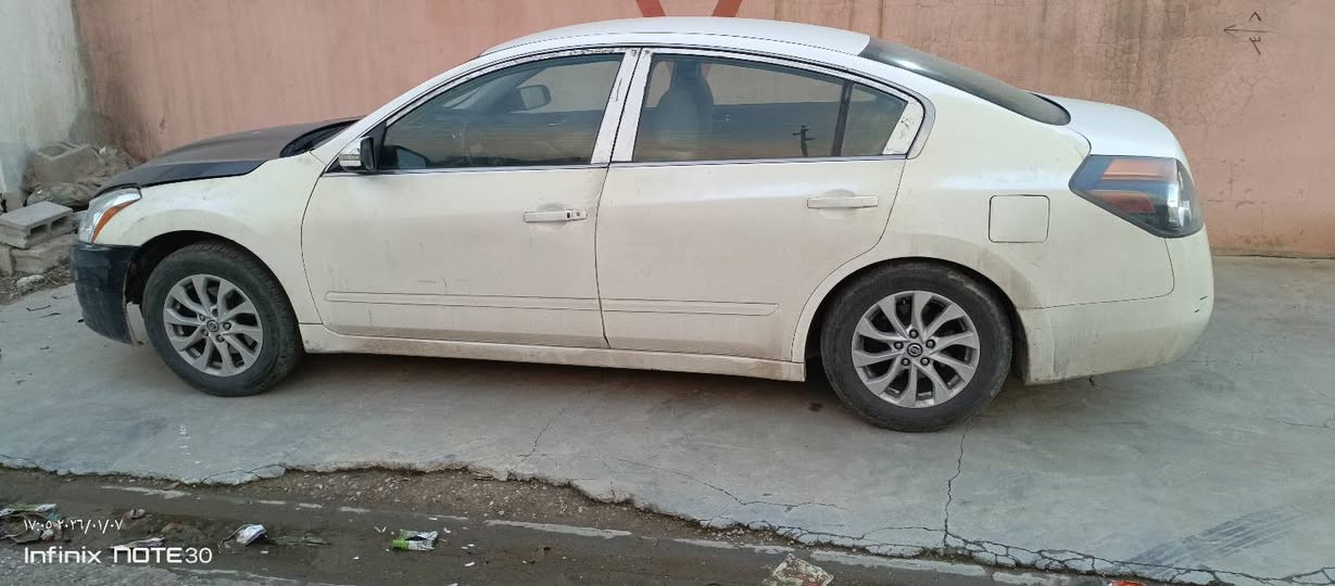 نيسان التيما 2008 محدث بجم 2012 البجم غير لون بلادي
تخم تاير قبل سبوع شاده اوزبكي  يعني مو صيني 
تبريد ثلج 
صدر نضيف 
بصمه تشغيل بصمه ابواب بصمه صندوك 
كهربائيات كلهه شغاله 
محرك وكير مكفولات 
اللون ابيض بسشويه  مصوفر لان ضاربي كلير نوعيه رديئه 
رقم بغداد نكليزي بأسمي ماعليه غرامات 
ارضيه مغلفه جلد 

نواقص السياره دعاميه اماميه لان الي بيهه بيهه ضربه بطرف الدعاميه 
دبه زراكات  

السياره بكركوك  
***********  واتساب فقط 
السعر 75 وبيه مجال
