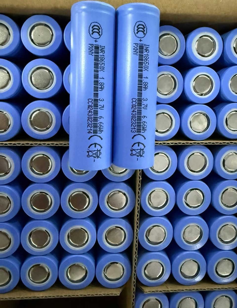 Li-ion Battery PXNY INR18650X 1.8Ah 3.7V 6.66Wh Lithium ion battery cell,Electronic appliances such as Camping fan,Bluetooth speakers,electronic radios and humidifiers.
Model: PXNY INR18650X 1800mAh battery
Typical Capacity: 1800mAh
Nominal Voltage: 3.7V
Charging Method: CC-CV
Charge Cut-off Voltage:4.2±0.05V
Discharging Cut Off Voltage: 2.55V±0.05V
This PXNY Li-ion Cell 3.7V 1800mah battery model is ideal for Model aircraft battery.Sweeping machine,electronic radio,Handheld Fan,Balance car,drift car,outdoor fan,Escooter,twist car,thinking car, vacuum cleaner,Small fan,Microphone,Solar system,laptop battery, Solar monitoring, Solar Lights,Electric lawnmower,LED Flashlight, Mobile energy storage, Electric drill battery,Electric tools as it has a great capacity 1800mAh and even good burst power.


**إذا كنت صاحب هذا الإعلان وتريد حذفه لأي سبب، رجاءا أرسل رسالة إلى الدعم الفني**