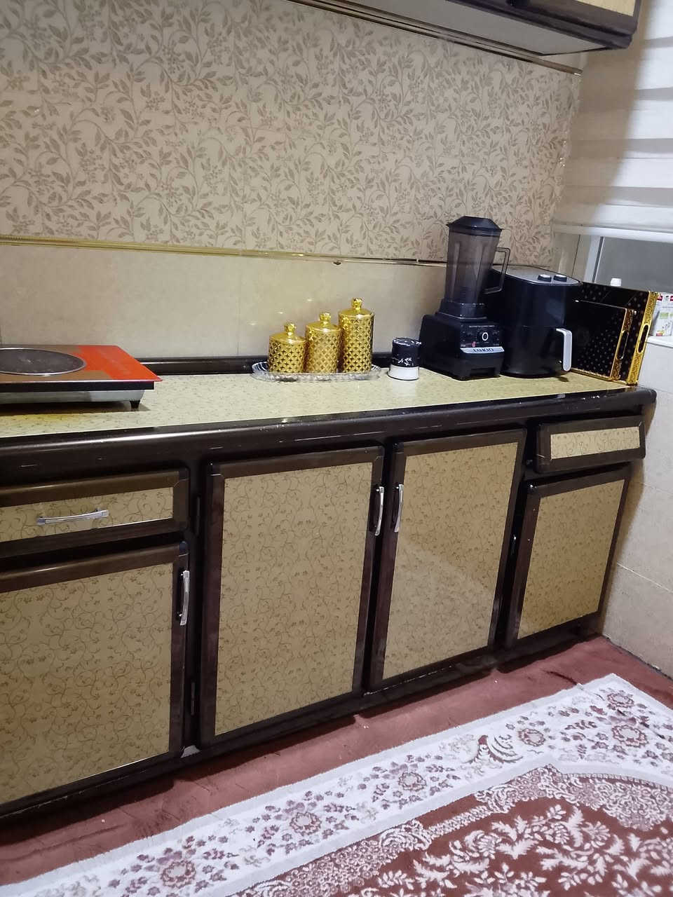 السلام عليكم
كاونتر للبيع مع ملحق شراي للاتصال عل الرقم ***********
