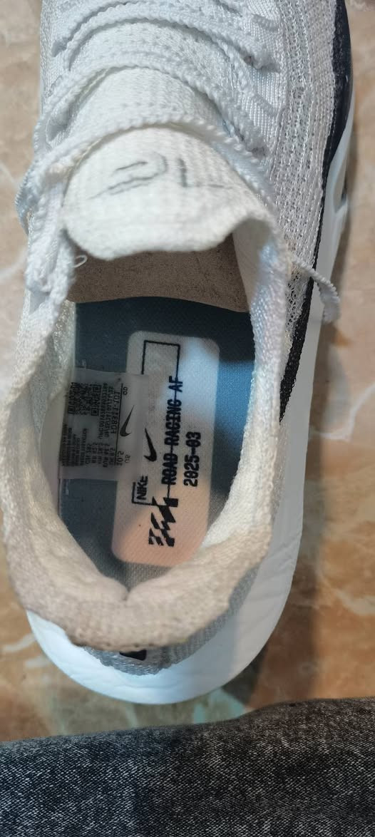 Nike
ROAD RACING AF
بالە اروبیە ارجنال نضيف
قياس 44.5
طول قدم 28.5 سم
توصیل مجاني


**إذا كنت صاحب هذا الإعلان وتريد حذفه لأي سبب، رجاءا أرسل رسالة إلى الدعم الفني**
