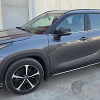 هايلندر 2022 XSE للبيع  محرك 6 سلندر  داخل جلد  فتحه سقف  صندوق كهرباء...