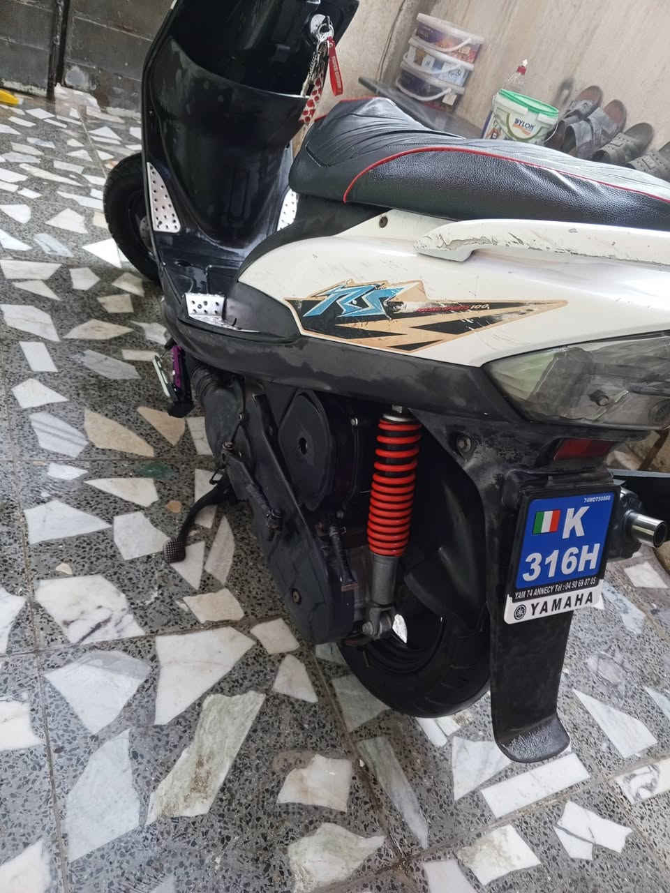 سلام عليكم ورحمه الله وبركاته عندي ها دراجه حلوه مكينه بلادي دراجه كلش نضيفه سعر 700وبيه مجال لطيبين ***********
