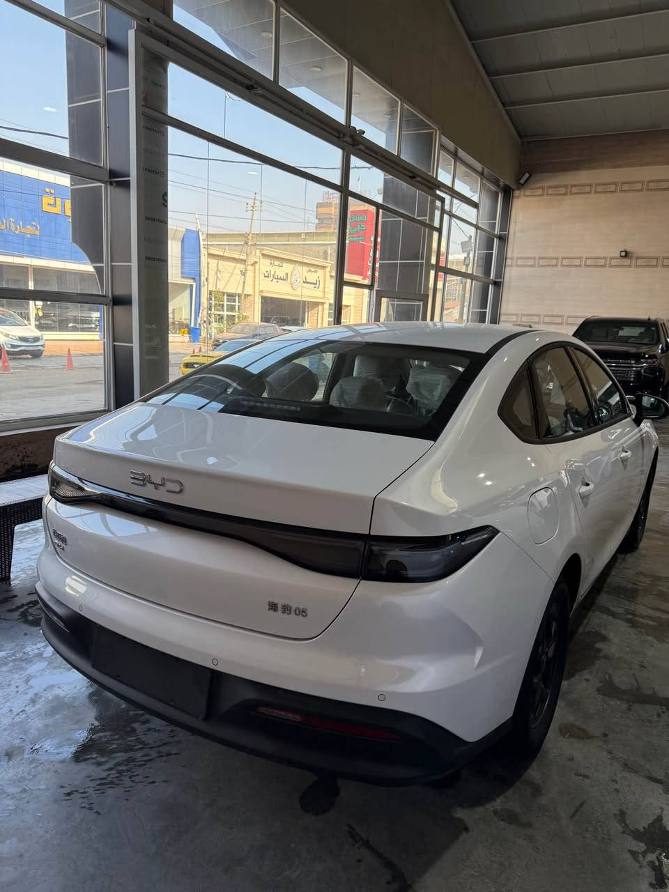 *معرض الناجي* بغداد النهضة الشارع الثاني (***********)
BYD سيل 05 لون أبيض خارجي + داخل أبيض ملكي بسعر (17.600) مليون 
🔹 المواصفات:
• حساسات خلفية
• كاميرا خلفية دوّارة
• Auto Hold
• هند بريك كهربائي
• تشغيل السيارة بالبصمة
• مقاعد جلد أبيض ملكي
• لايت زينون + LED نهاري
• بك لايت LED  / 3 أنظمة قيادة
• مانع تزحلق مثبت سرعة
• شاشة ذكية تدعم جميع البرامج
• ⁠سعة الخزان: 65 لتر 
• ⁠الممشى: 2100 كم فقط
• ⁠العنوان بغداد – معارض النهضة الفرع الثاني *معرض الناجي*
📞 للاتصال: *********** بغداد, العراق
