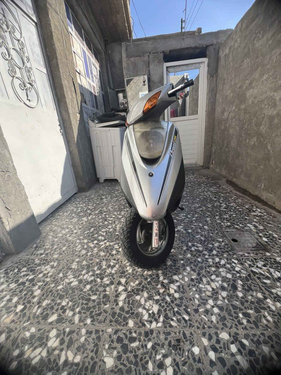 سلام عليكم دراجه بريز كامله سلف هندى شغال تايرات جدد كهربائيات كفرات بلاديه  نكره بكل وكت شلعه ومعدل دراجه خير من الله ناعمه خرسه  دراجه مراوس حسب لإقناعه لسعر 450 وبيه مجال مكان الحسينيه راشديه رقم ***********
