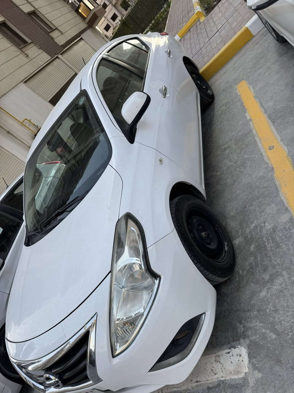 السلام عليكم
نيسان سني موديل ٢٠٢٠ هندي بليته زركه 
السياره جديده مكفوله من الحادث فقط بيها 
صبغ بنيد بدون ضرر والدعاميات كفاله ماشيه ١٠٠ الف 
تقريبا للبيع مكان السياره بغداد 
للاستفسار *********** تحياتي
