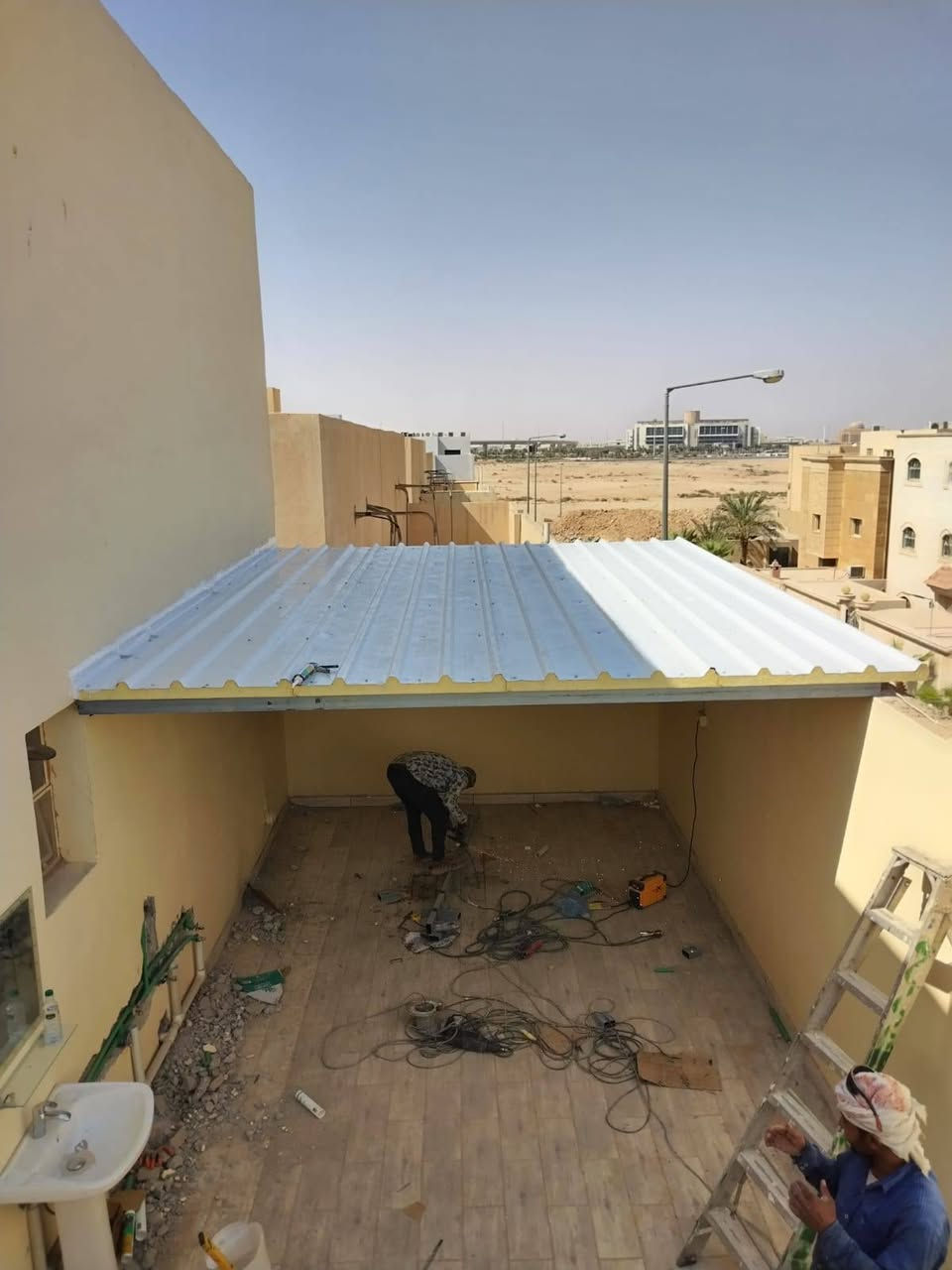 سلام عليكم ...
حدادة متنقلة وشد الساندويچ 
ولحيم الشبابيگ وشد المحجر درج

رقمي :***********
