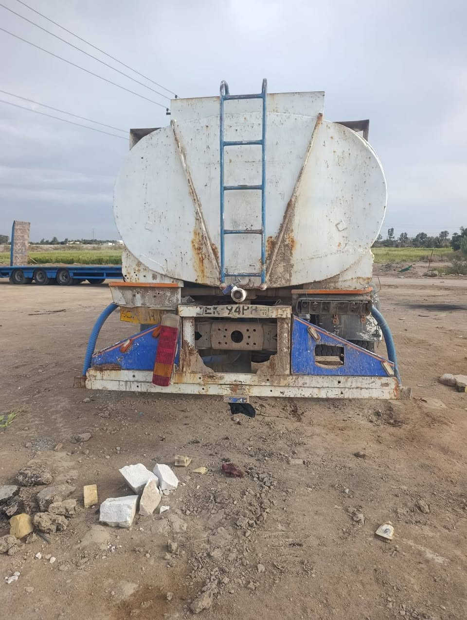 السلام عليكم سكانيه فطيمه سياره جاهزه لشغل محرك بل كارتون قطرت بخار مابي سياره كير واكسن جدد سياره سعرها 90 وبي مجال لشراي ***********
المكان ديوانيه ***********
