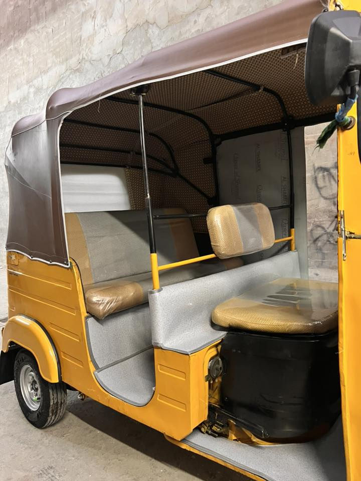 سلام عليكم تكتك للبيع موديل 2020الكماليه شارع الأصفر  رقم الهاتف ***********
