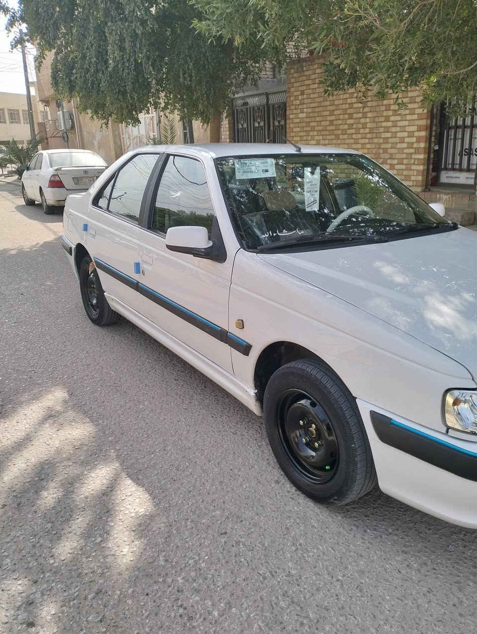 السلام عليكم
بيجو بارص موديل 15 كير محرك خير من الله تبريد شغال 
دواخلها مغلفة و نضيفة كهربائيات كلها شغالة السيارة نصبتها حلوة بيها فقط صبغ جاملغ خلفي اثر طخة بدون دواخل وبارد باب العبري والباقي تعال وشوف بعينك ( السعر57 )وبيها مجال مكاني النجف للأستفسار اكثر (***********)
