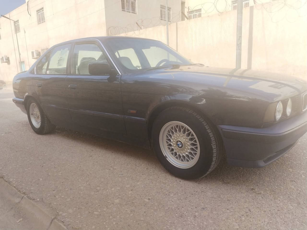 من رخصت الادمن للبيع BMW /525موديل 1992 مكينه گير اكسل حداديه اماميه خلفيه الكل مكفول الغرفه جلد اسود تخم تاير كهربايات كامله مكان السياره مسيان السعر 54 وبيهه مجال ما متواجد عله الفيس  الاستفسار  الرقم ***********
***********
