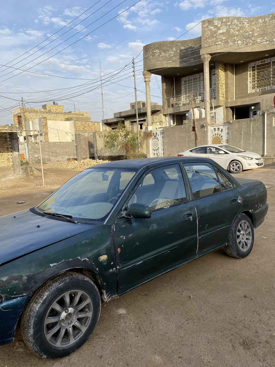 سيارة بروتون موديل 92 للبيع محرك جديد وكلش نظيف وكير جديد السيارة نكره سلف ڪلشي شغال كهربائيات ومحرك اخرس صوته متسمعه والسيارة كابريته يعني انسه صرف بانزين وهستوني مبدلها جديده شويه كشرها تعبان مثل ما بالصوره بَس محرك وكير اكفلهن الك بالباكيت ودواخل جديدة 
سنوية واو وكالة بيها بَس راعيها ماموجود اكفلك سرقة وعشاير سعرها 25 وبيها مجال مكاني نجف
*********** واتساب
