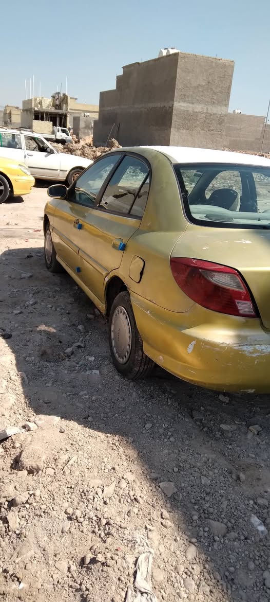 السلام عليكم كيا ريو للبيع موديل 2001 تبريد شغال كير ومكينة جيد جدا تخم تاير سيارة جاهزة ونظيفة سنوية 2031 رقم انكليزي مكاني بغداد بأسمي للاتصال ***********

