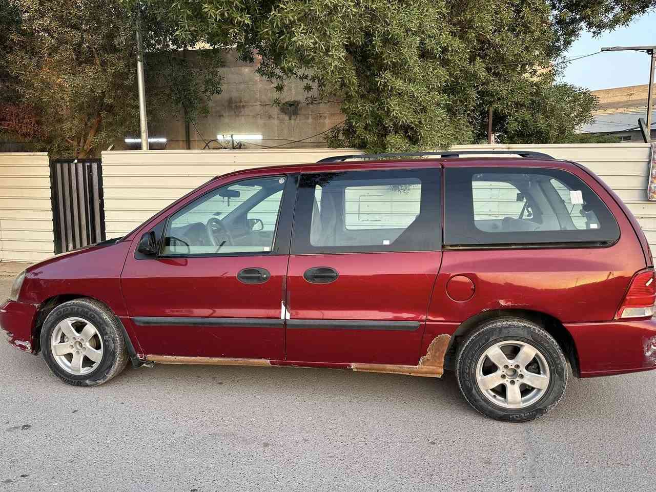 سلام عليكم 
فورد فري ستار موديل 2005 للبيع 
محرك 6 سلندر 3900
سياره بيها نواقص بسيطه 
السعر 55 ورقه وبيها مجال 
للاتصال ***********
