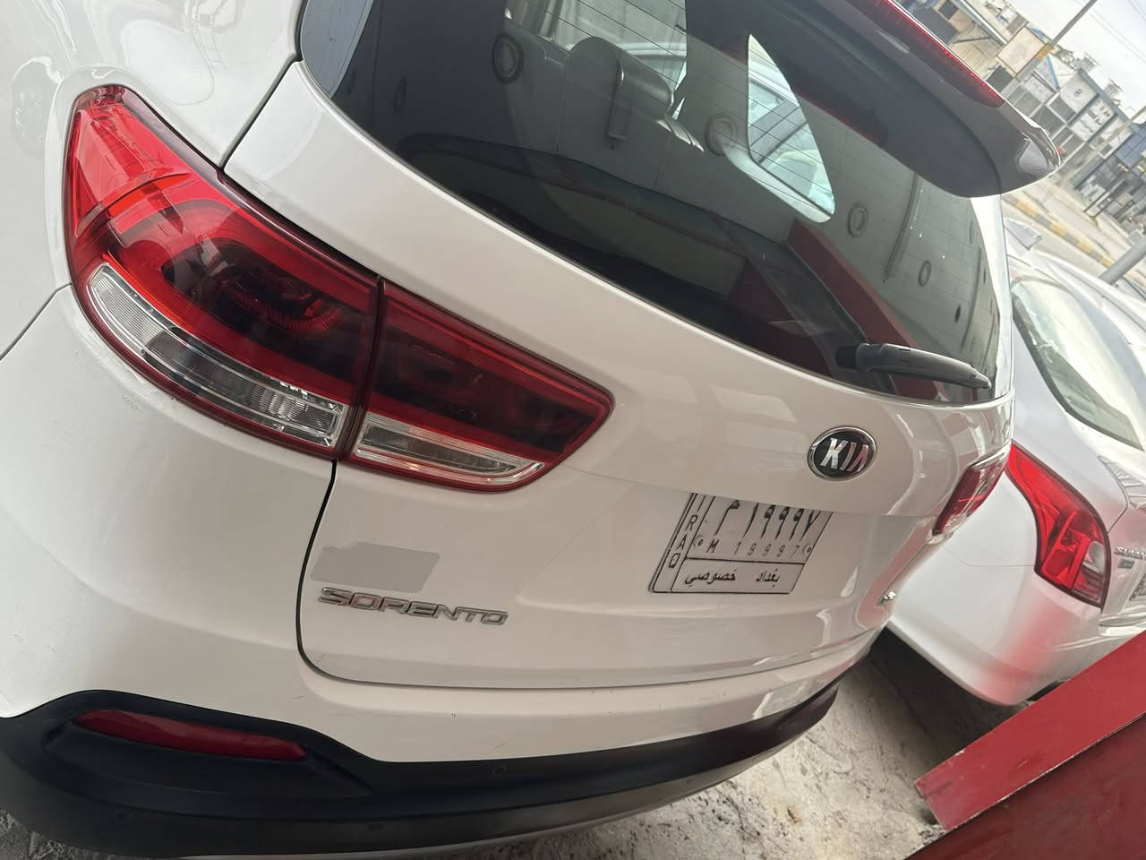 السلام عليكم سورنتو 2017 خليجيه فول مواصفات بستثناء البنراما المواصفات :
بصمه 
سبعه راكب 
6 سلندر كشن 
جنطه شفط
جلد 
حساس امامي خلفي 
تلث قطع تبريد

امريات شفط 
تحكمات ستيرن
شاه بلاديه

مكفوله ما عده بارد باب السايق حسبت شبر
العنوان صلاح الدين قضاء بلد
***********
