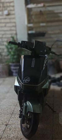 للبيع 6 بطاريات لايت زنون مكفوله نضافه ١٠٠٪ ماشيه 20 سرعتها 75 وذا تشح...