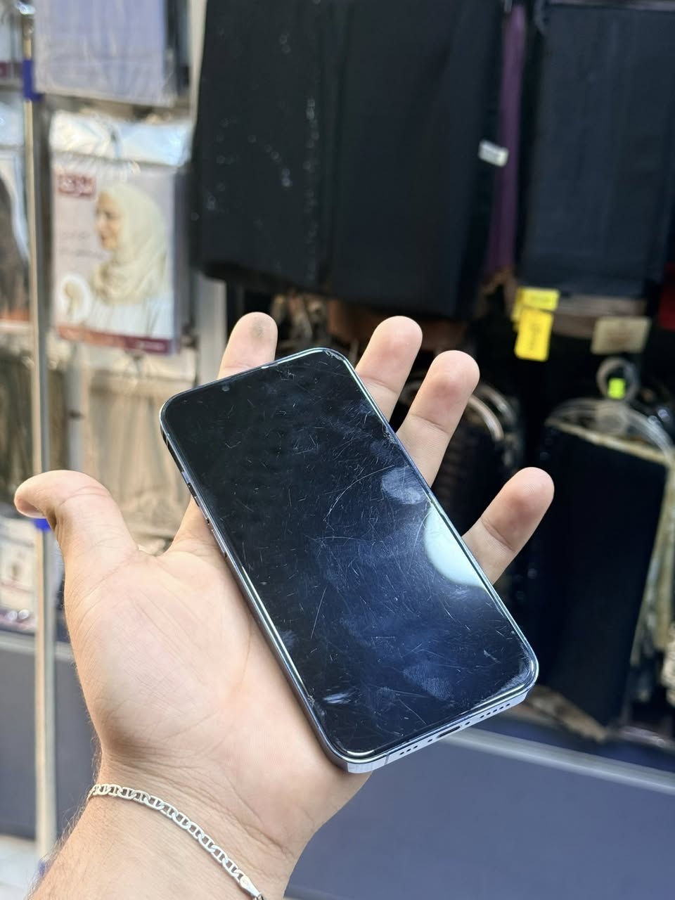 ايفون 13 برو فقط
للبيع ايفون 13 برو فقط نضيف ما مفتوح
ذاكره 256 
بطاريه 85
الموبايل يجي وياه گيبل شحن اصلي وكاله
وكارتونه الموبايل
الموبايل نضافه 100‎%‎100
للأستفسار 
*********** للشراي بس بيه مجال
