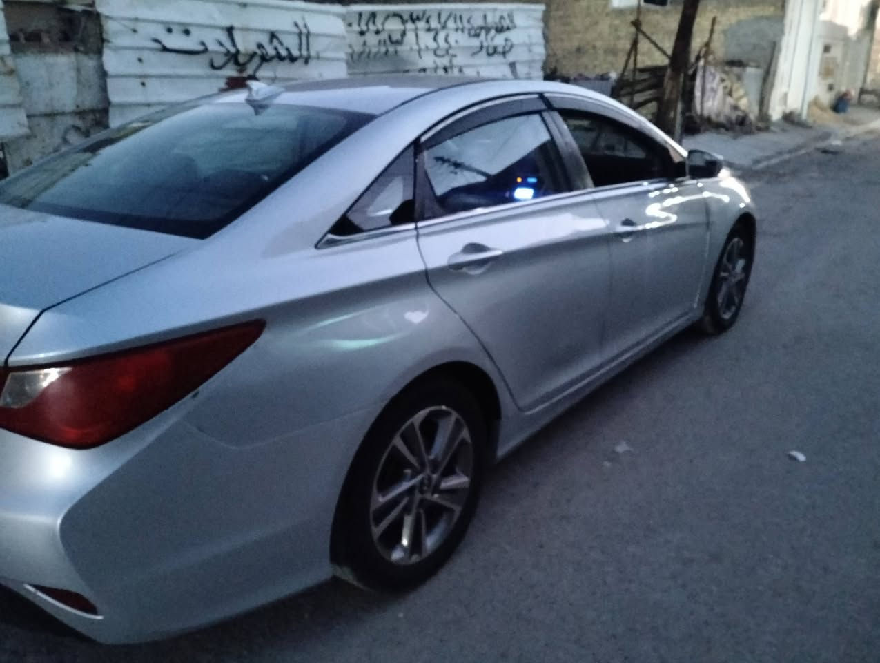 سوناتا للبيع موديل 2014  رقم بغداد دوالي بسمي السيارة السعر 90وبيها مجال  الاستفسار على الرقم ***********
