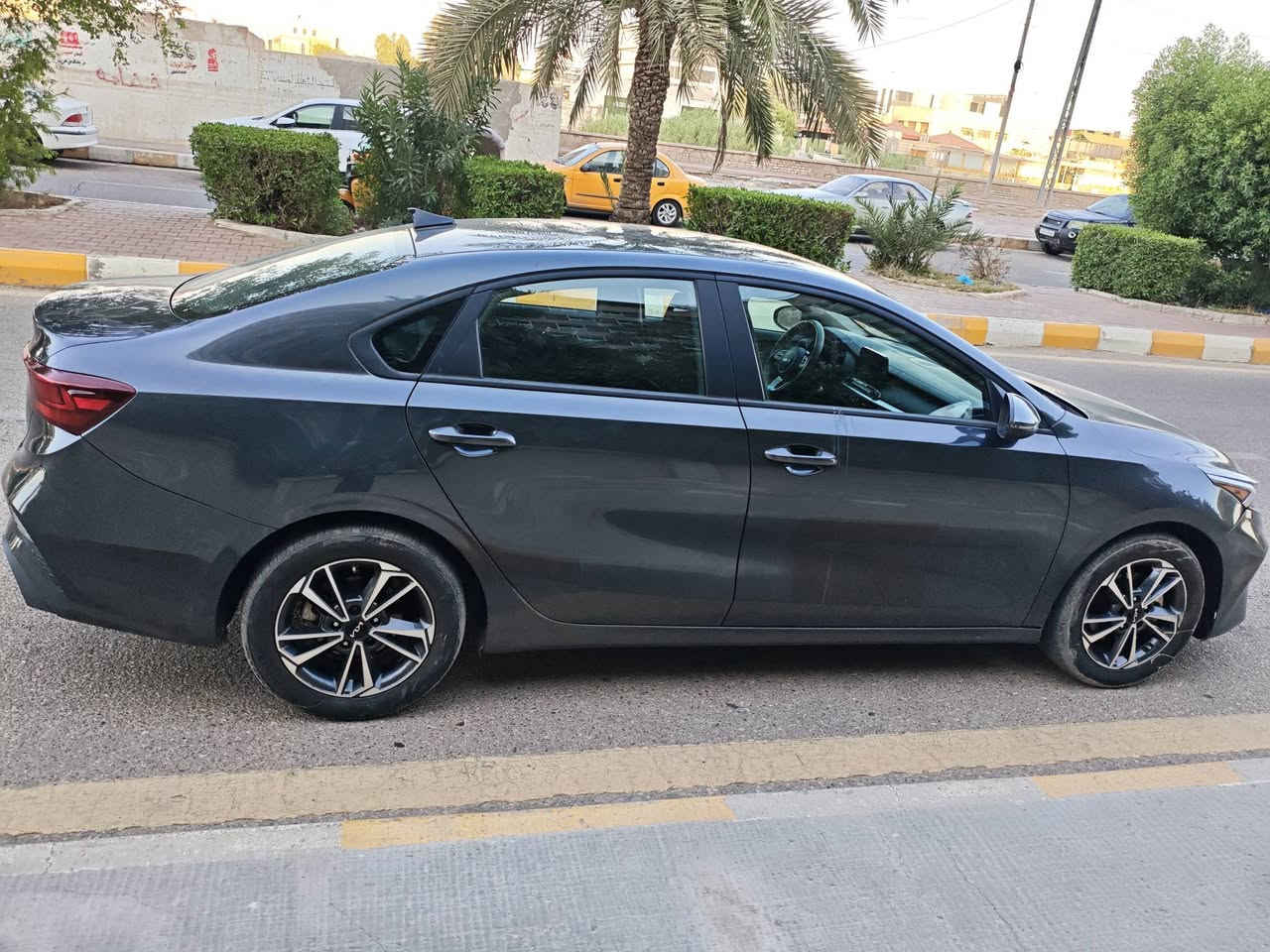 سلام عليكم ‏
كيا فورتي 2024 وارد امريكي 🇺🇸 فئة (LX)ضرر البنيد وجاملخ الأيمن (صور الحادث مرفقه ضمن المنشور)
محرك كير كلشي كفاله عدا الحادث المذكور☝️
(( ابيع على الفحص وين يعجبك افحص 👍))
رقم (ميسان شهداء) جديد هزه فحص سنويه جديده
 ماشيه (30000 ميل )
محرك 2000 Doch دوش
رادارات جانبيه تحديد النقطه العمياء ⚠️
رادار خلفي تنبيه عند الرجوع‼️
رادار امامي ❗️❌
تحديد مسار/ سياقه ذاتيه 
اوتو بريك /توقف ذاتي عند الاقتراب ⛔️
اشاره بل مرايه 💡
كامره دوراه 📷
شاشه كبيره تدعم 📲Android Auto/car play
خرائط Gps 📌
فول تحكمات ستيرن 
3 انظمة قياده Sport/Normal/Smart
كروز مثبت سرعه 
ويل كب كروم 
حساس اطارات 
شاشة ظبط واعطال بل دشبول 
منافذ Usp/ Aux/ 12V
4 دسك/ مانع انزلاق/Abs
السعر 135 بيها مجال قليل للشراي 
السياره جديده وجاهزه بدون اي نقص . العنوان ميسان/حي القاهرة الأولى..  للأتصال هذا رقمي ***********متوفر واتساب
