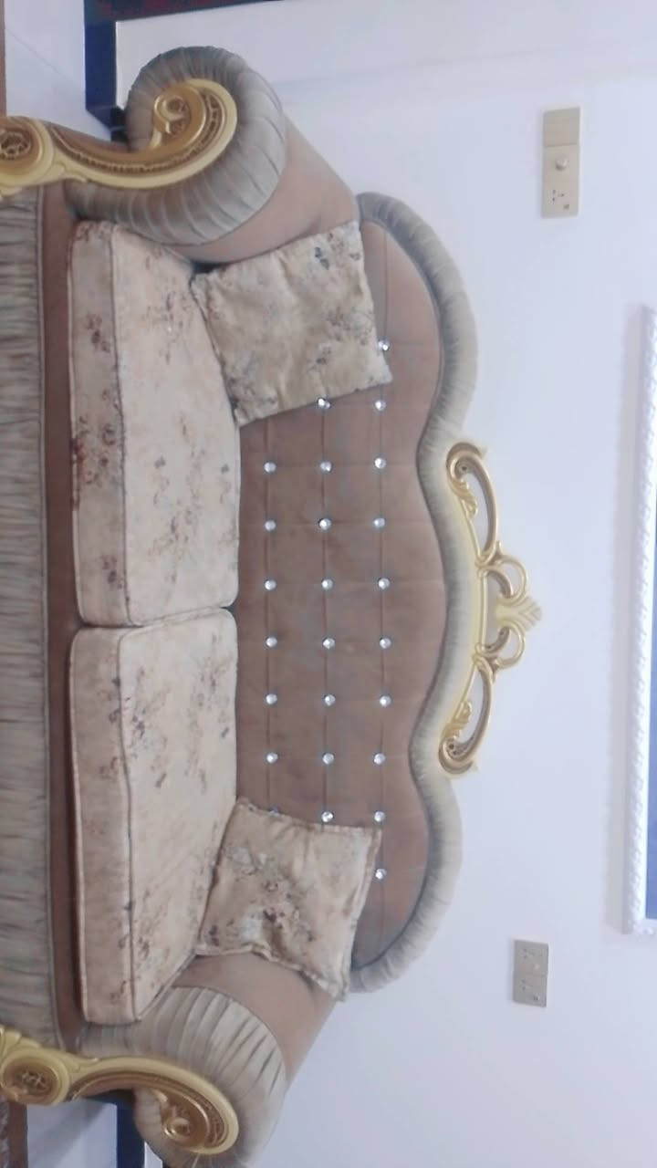 السلام عليكم تخم عشرة مقاعد نضيف جدا تفصال السعر750وبي مجال


**إذا كنت صاحب هذا الإعلان وتريد حذفه لأي سبب، رجاءا أرسل رسالة إلى الدعم الفني**