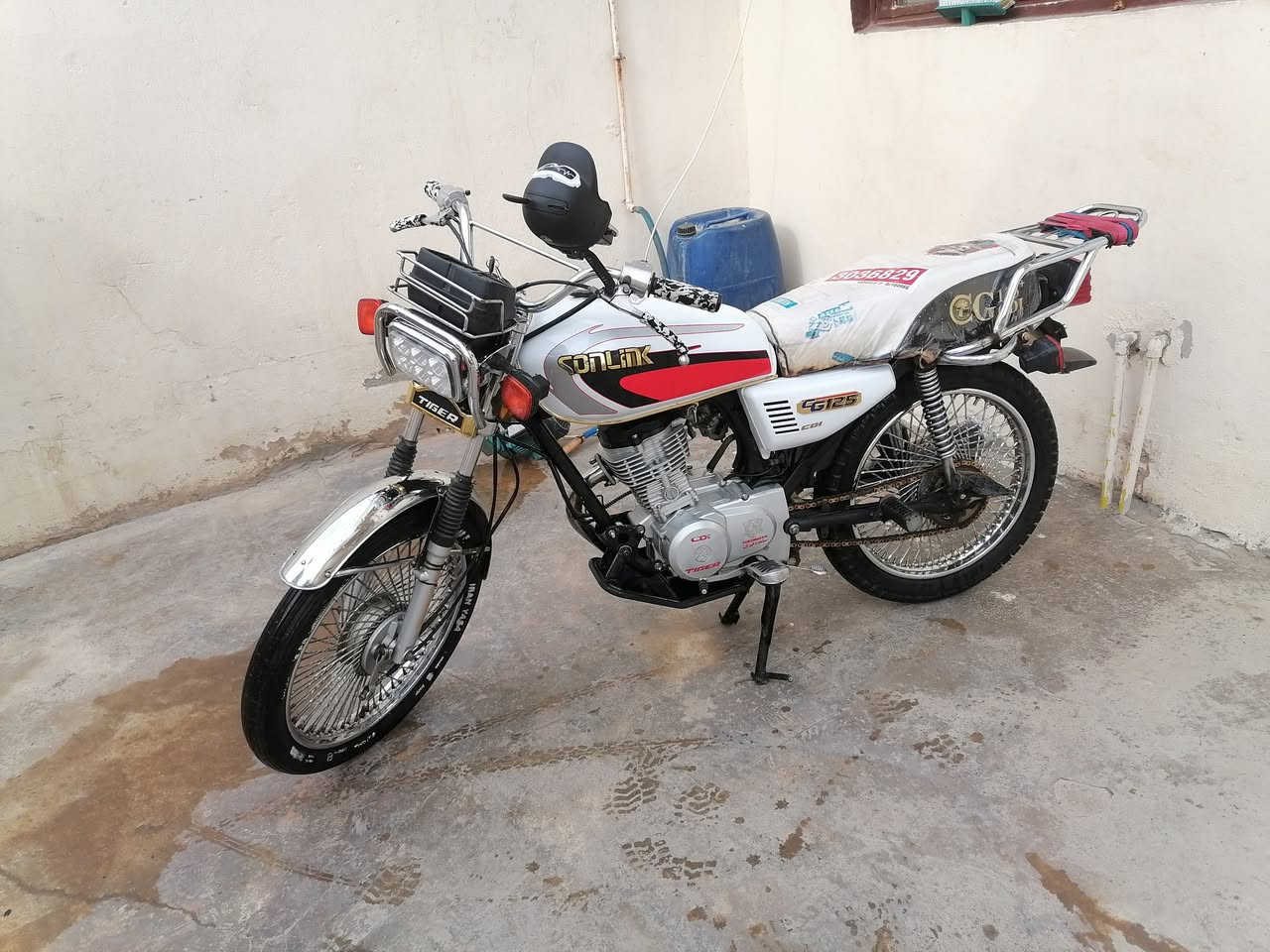 السلام عليكم ماطور للبيع 2020منة فيس موجود ما مفتوح الموصل الجانب الأيمن السعر 500بي ماجال شي قليل الشراي يتواصل رقم ***********
