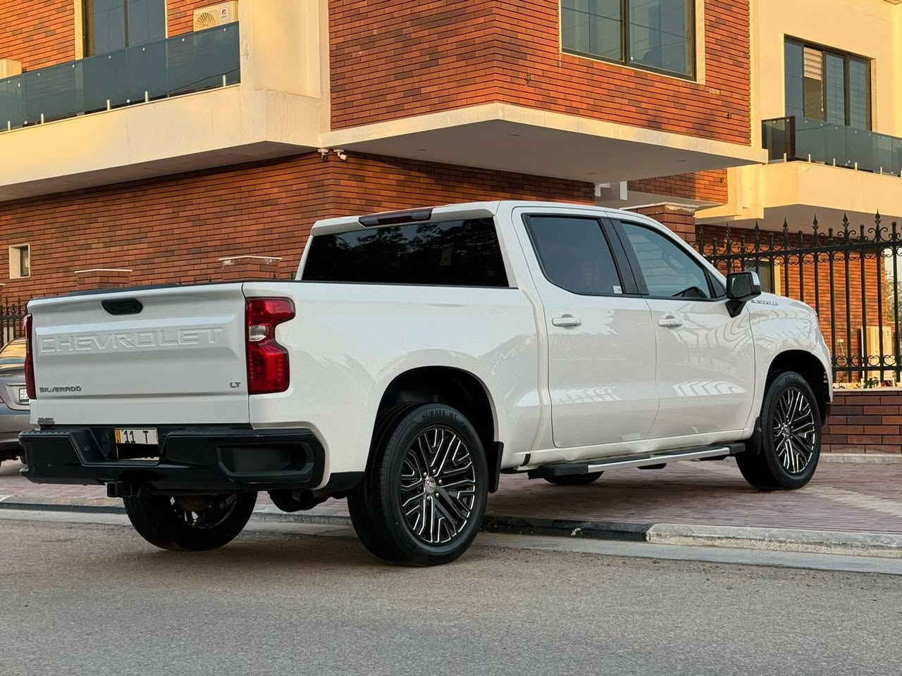 السلام عليكم
للبيع سلفرادو موديل 23 رقم بغداد بسمي تحويل وارد امريكي حادثهة حافه الجاملغ مكينه 8 سلندر 5300 فئه LT. مواصفاتهة دشبول جديد دجتال رادارات اماميه وخلفيه توقف ذاتي اوتو هولد انضمه قياده تحديد مسار سياقه اليه تشغيل عن بعد كامره شاشه كشنات تدفئه ستيرن هيتر باب طويل بدي كصير السياره حيل جديده واحله واجدد من الصور وعلئ ايدي وعليهة ادامه كامله كير مكينه حداديه تايرات دواخل كلشي بيهة مكفول عدا حادثهة للاستفسار *********** مكانهة كربلاء،  الشراي يتصل وبخدمته كربلاء, العراق
