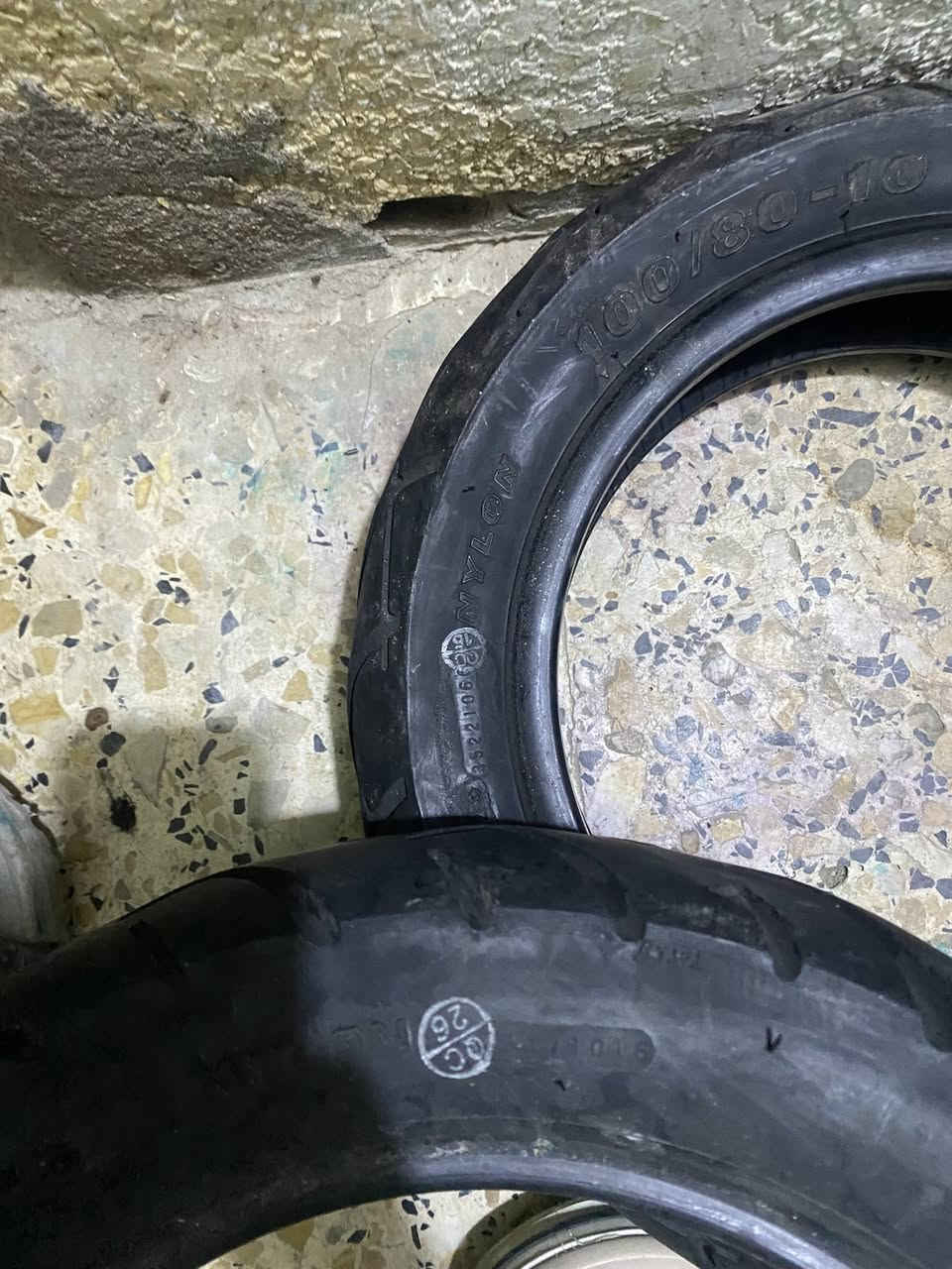 السلام عليكم 

عندي زوجين ويل نجمة فول نضافة  واحد مزرف جمالية والثاني شكل بلاد الزوج 25قفل جاي ينباع جديد ب45. وهذا العندي اخو الجديد 

وعندي زوج تايرات بالة اصلي شرط النضافة ما مشدود ابد 
الخلفي عريض يفيد دراجات المزودات سعر التك 15 قفل  

🧏🏻‍♂️مكاني ميسان نهاية شارع بغداد قرب الأسواق المركزية


**إذا كنت صاحب هذا الإعلان وتريد حذفه لأي سبب، رجاءا أرسل رسالة إلى الدعم الفني**