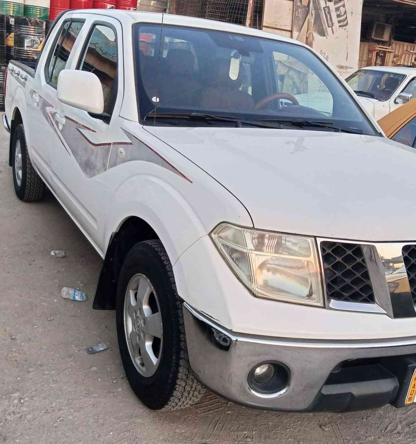 السلام عليكم
نيفارة موديل ٢٠١٤ 
جديدة تبريد حدادية تخم تاير 
مال جناي 
السيارة حلوة حيل ونظيفة جدا 
بيه صبغ شيء بسيط 
السعر ١٢٠ 
للاتصال ومعرفة التفاصيل الأخرى 
***********
