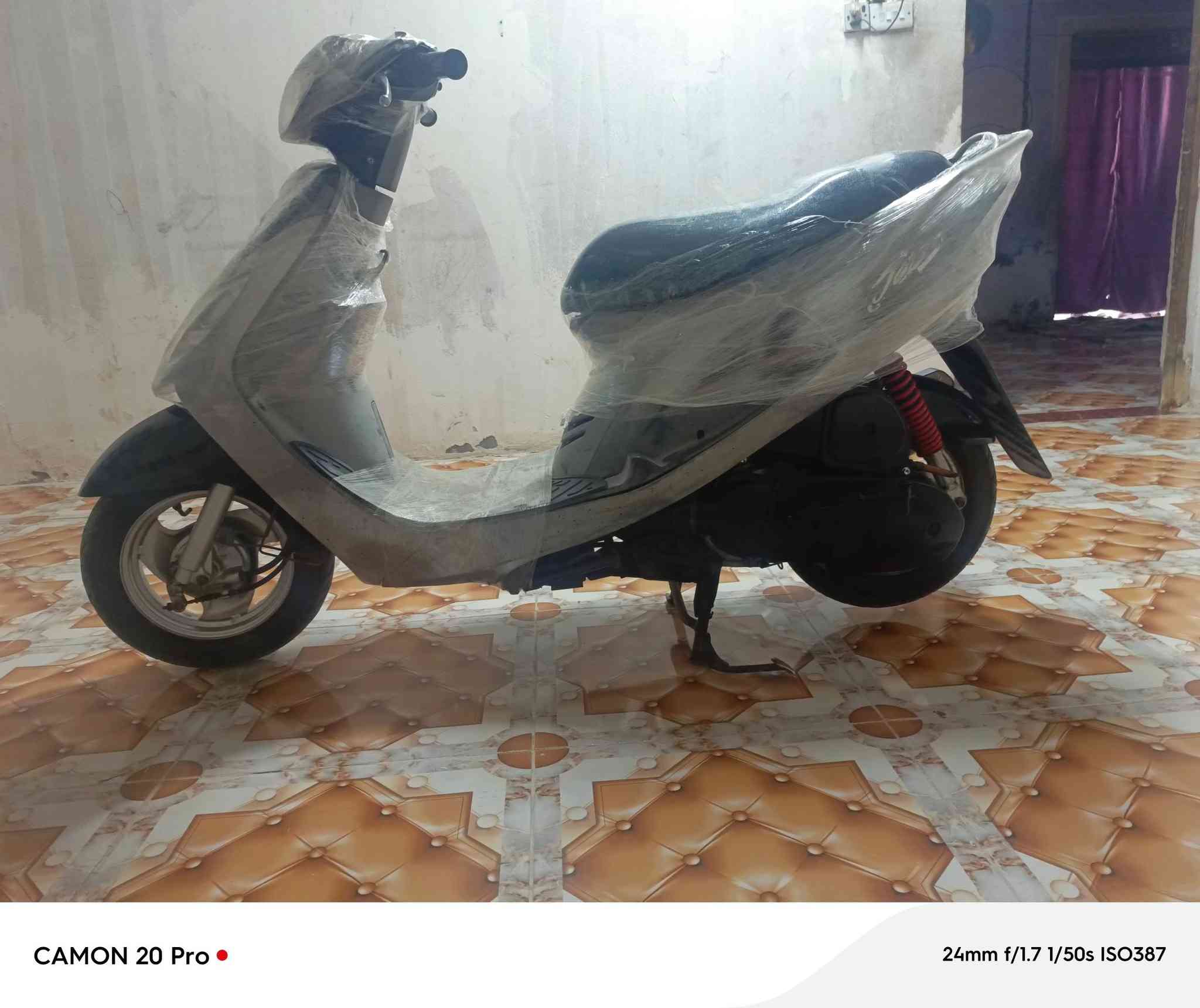 للبيع حاويه قبل يومين ختم واحد ويا المكينه ***********
