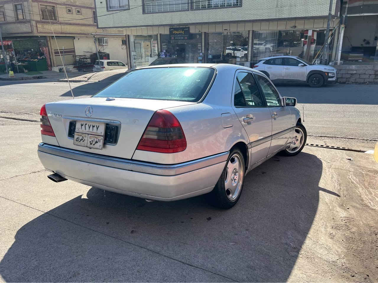 ماسليس بيبي شه به ح 
مؤديل ١٩٩٤ 
فوف ماسه فات جوار جام كاره بايي سلايت ABS 
ته بريد سادو گه رم هه مووي به شه رت 
به س گير عادي هيج ليداني نيه هيج سبغي نيه هه موو شتيكي به شه رته كاره بايت هه موو شتيكي ئيش ده كات 
ره قه م مؤبايل (***********) أربيل, العراق
