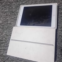 ايباد ميني 2 • يحتاج بطارية • نضيف ويا كارتونه