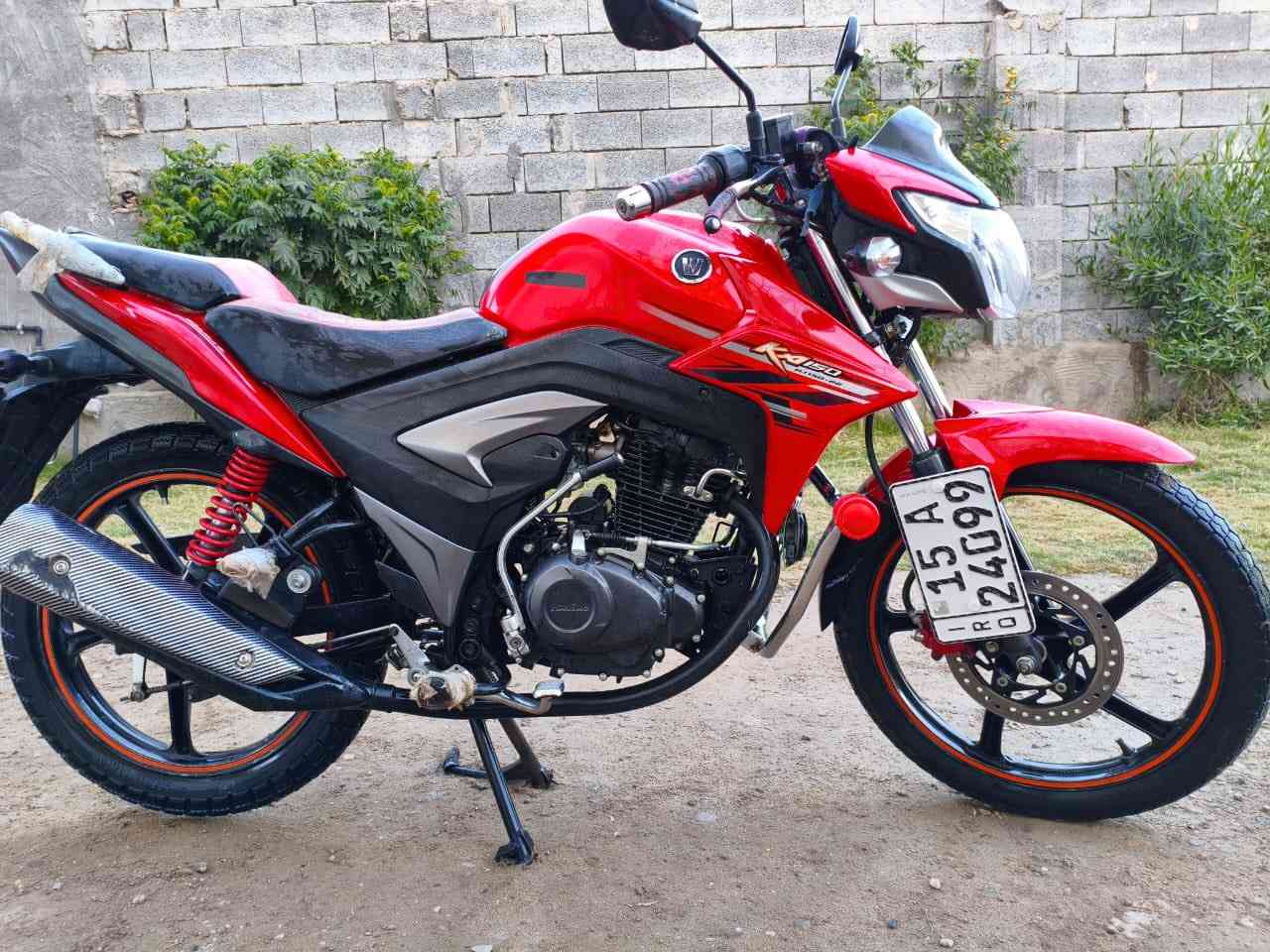 سلام عليكم موجود دراجه هاوجي للبيع موديل 21 نضيف مسجل لوحات نكليزي تحويل ثاني يوم للستفسار تصال ع رقم ***********
