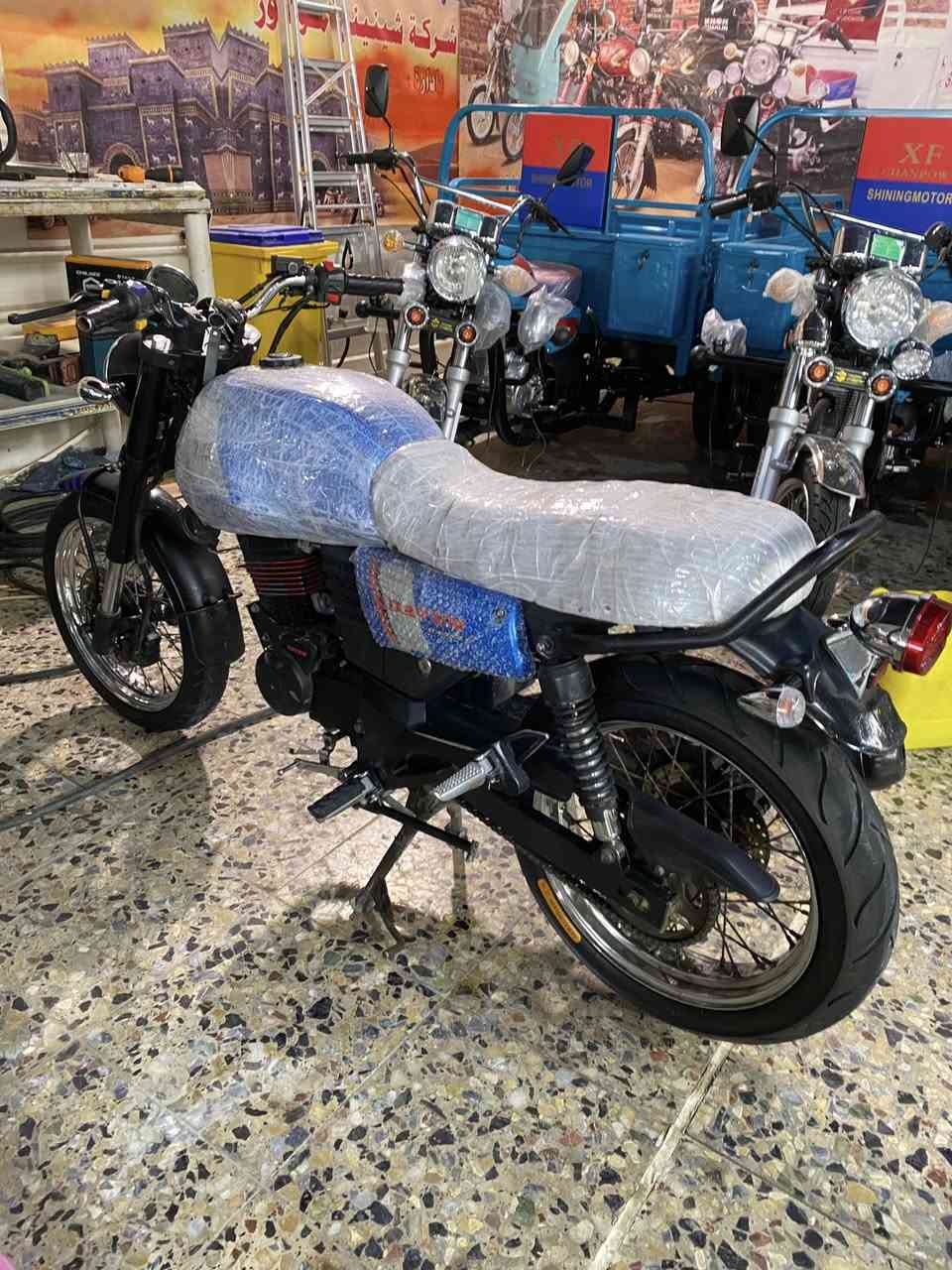 سلام عليكم دايون لأتي أوراق اسكنر مديل 21 داجه انضف من الصور مكينه 200cc السعر900 وبيها مجال حك جيه 
رقم مبايل ***********
