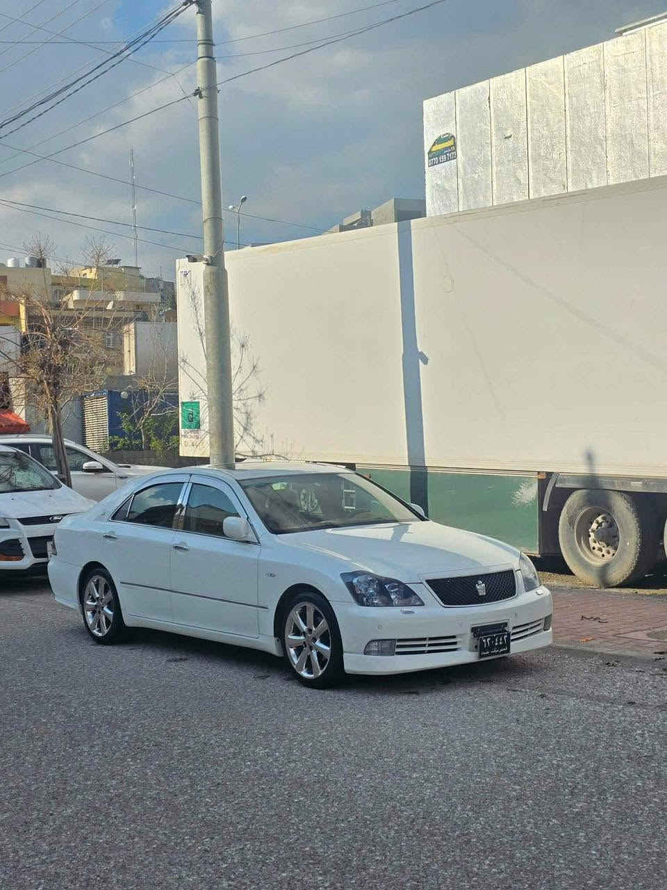 سڵاوتان لێبێت 
شاهینە ساخ ١٨٢ ڕۆیاڵ سێ دوگمە گەورە بە گەورە کامل کراوە بە سپۆرت قەپات مواسەفات سلاجە تەبریت مەرکەزی ناوزەرد سیدی بۆکس کوشن هیتەر سێ پەردە کامل جوانکاری بۆ کراوە بۆیاخی ئێرەو ئەوروپاشی نیە گێڕو مەکینەی بەشەرت سەیارەکە نمونەیە
ڕەقەم تەلەفون ***********
سەیارەکە کۆدی هەیە
نرخ..٩١ گەڵا
