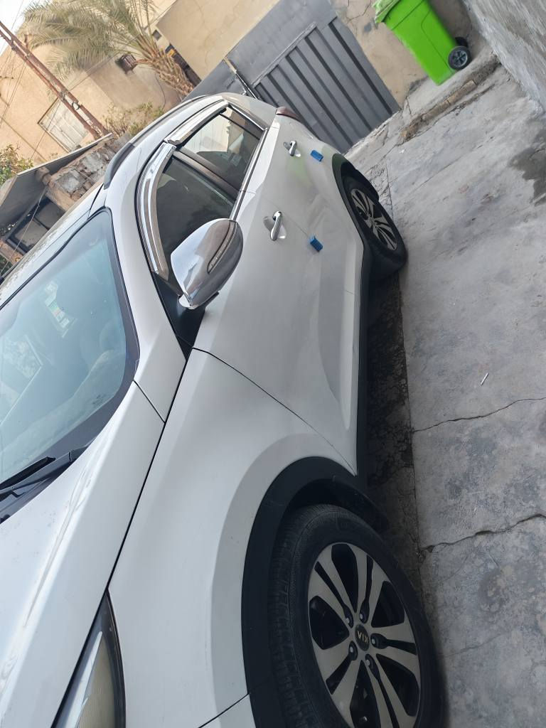 سبورتج 2011 خليجيه فول 1/1 جاهزه من كلشي كير بلادي محرك بلادي بانوراما اشاير بلمري ثلاجه بلجكمجه منظومه زنون عالي وناصي كشاف زنون  بيها شويه بارد وباب عكس السايق مبدل الاصلي دبل كوتا  السعر 138 وبيها مجال للاستفسار *********** بغداد, العراق
