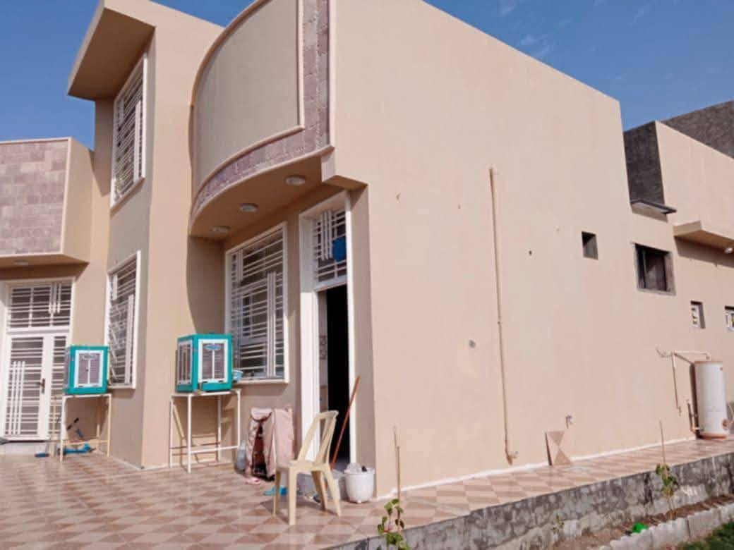 دار للبيع طابو زراعي سند 25 الموقع حي الجزائر قرب تانكي الماء عبر السكة المساحة 321 متر بناء حديث 2 غرف نوم هول صالة مطبخ حار بارد وحديقة
البيت الارضيه مرمر تركي والجدران اسباني عرض الشارع 7 متر 
للاستفسار مكتب النبل للعقار والبناء والهندسه 
***********واتساب 
***********
