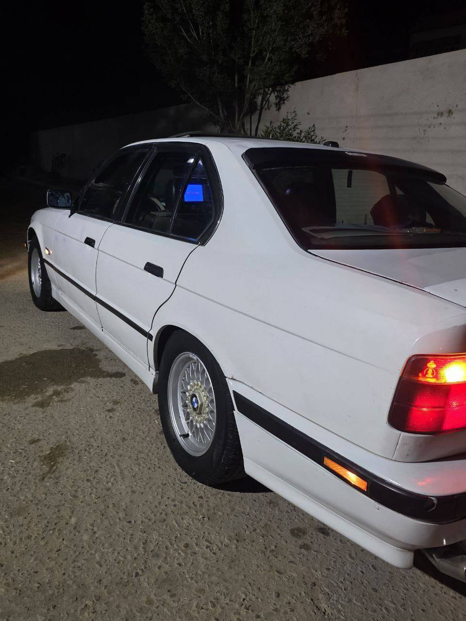 السلام عليكم 
🎨 ابيض بويه أبيض

🚗✨ للبيع – BMW 520 ✨🚗
🔧 المواصفات:

🚘 فانوص فول وجاهزة

🌌 فتحة 

🛞 تخم تاير

🔐 سنتر لوك 

💡 منظومة زينون

🛠️ دمامات فول

⚡ كهربائيات جاهزة 

❄️ تبريد + 🔥 تدفئة

🏎️ بجم عريض

🔩 حدادية فول

📅 سنوية  النهاية 2026

🔴👈🏻مداور ثاني يوم👉🏻🔴

💰 السعر: 70
📍 الموقع: محافظة ميسان
📞 للاستفسار: ***********

📝 ارفع المنشور بكلمة: تبارك الله ✨
