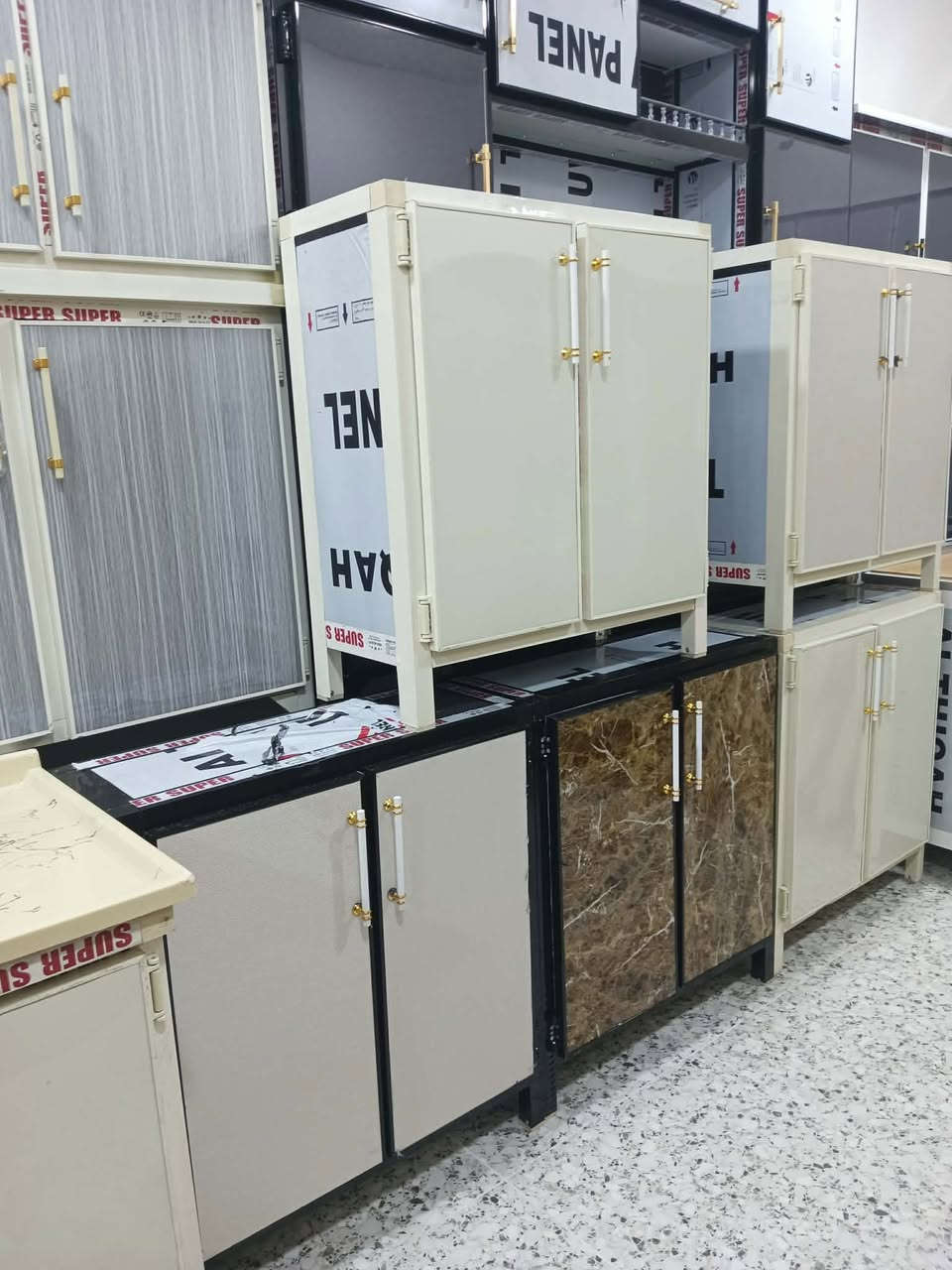 تم وصول وجبة جديدة من ألاثاث الى مجمع السيد عمار ألعنوان تكريت مجاور المحكمة القديمة وكاتب عدل للأستفسار
***********
