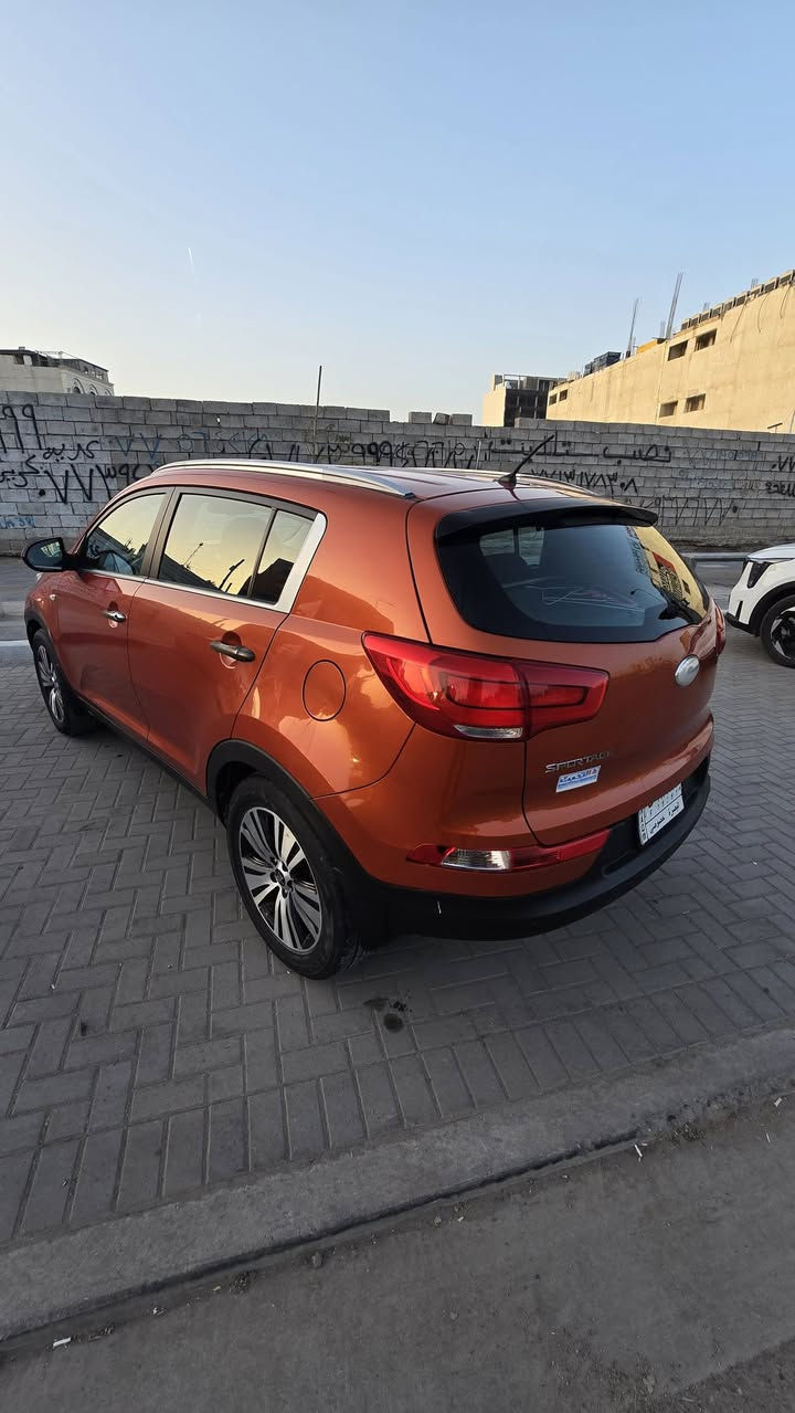 سبورتج 2015
وارد خليجي
مكفولة عدا الظرر الموضح بالصورة بالمدكر الامامي
مواصفات ستاندر تحكمات ستيرن كاملة
ماشيه 78300 
عنوانها البصرة
***********
السعر 150$
