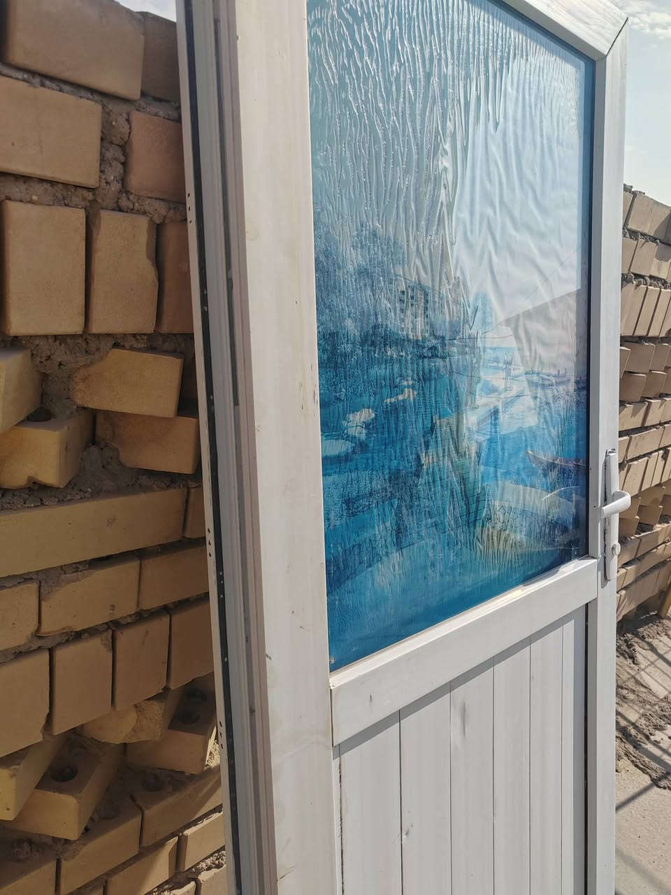 باب نوعيه بلاستك
عرض الباب 82
طول الباب 164
سعرها 20 الف بدون جرجوب 
البصره قضاء المدينه 
***********
