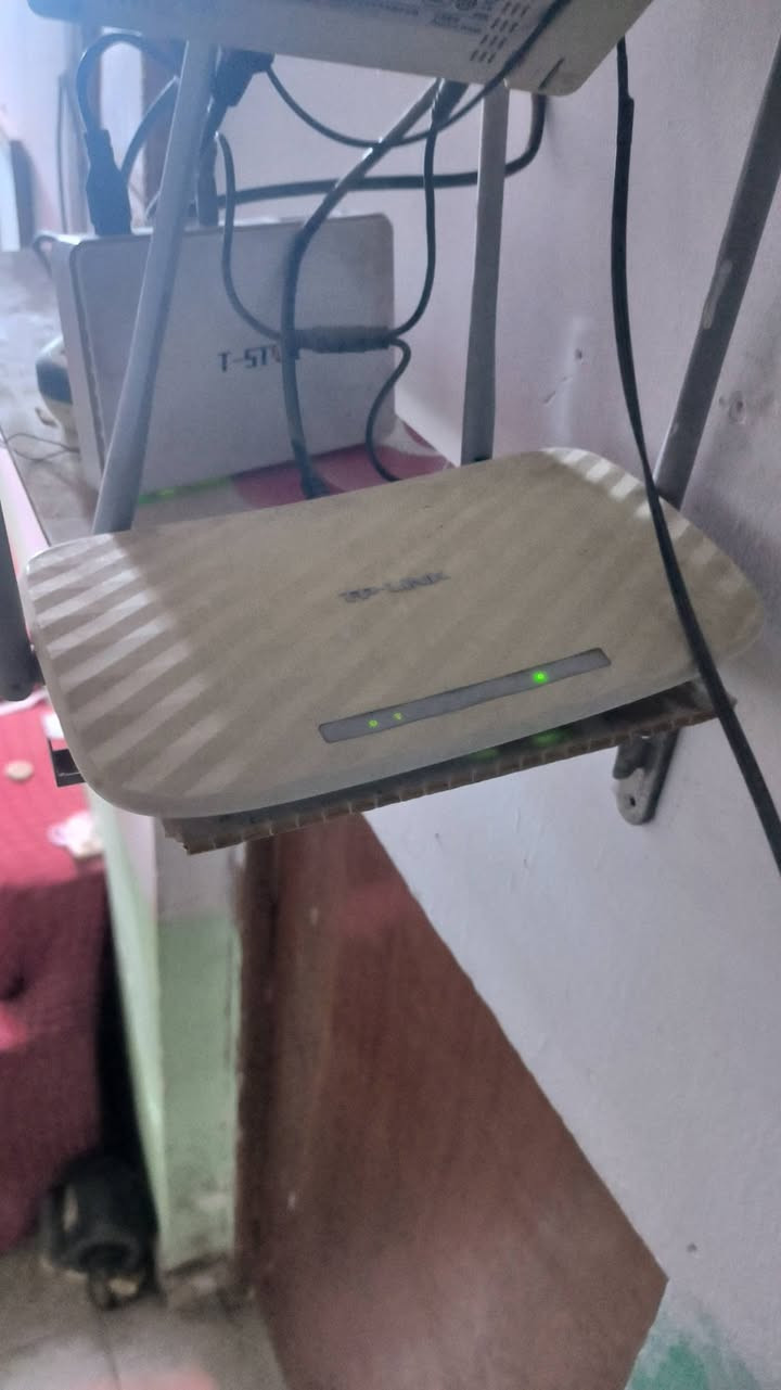 شبكة انترنت كاملة مستعمله ونظيفه استعمال قليل على فحص وضمان اسبوع بيهن 👇
●_ نانو صحن بور بيم 
●_ راوتر تبلنك حديث 
●_ كيبل 20 متر جديد 
للبيع والسعر خاص  والمكان ديوانيه عفك  والشراي يراسلني خاص


**إذا كنت صاحب هذا الإعلان وتريد حذفه لأي سبب، رجاءا أرسل رسالة إلى الدعم الفني**