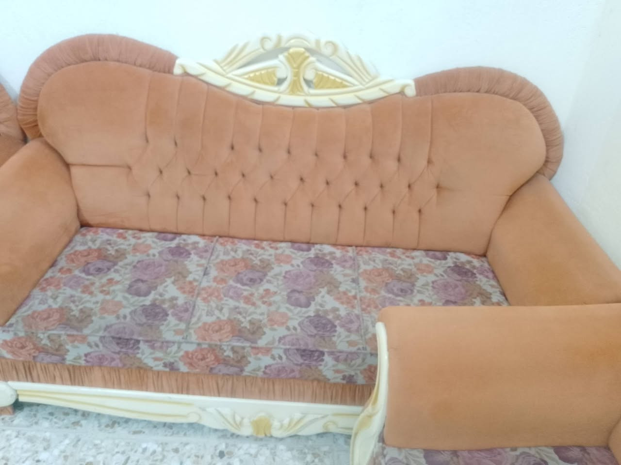 تخم كامل للبيع خمس قطع دجين شارع حجي كشكول قرب حسينه اهل البيت سعر 250 بي مجال ***********
