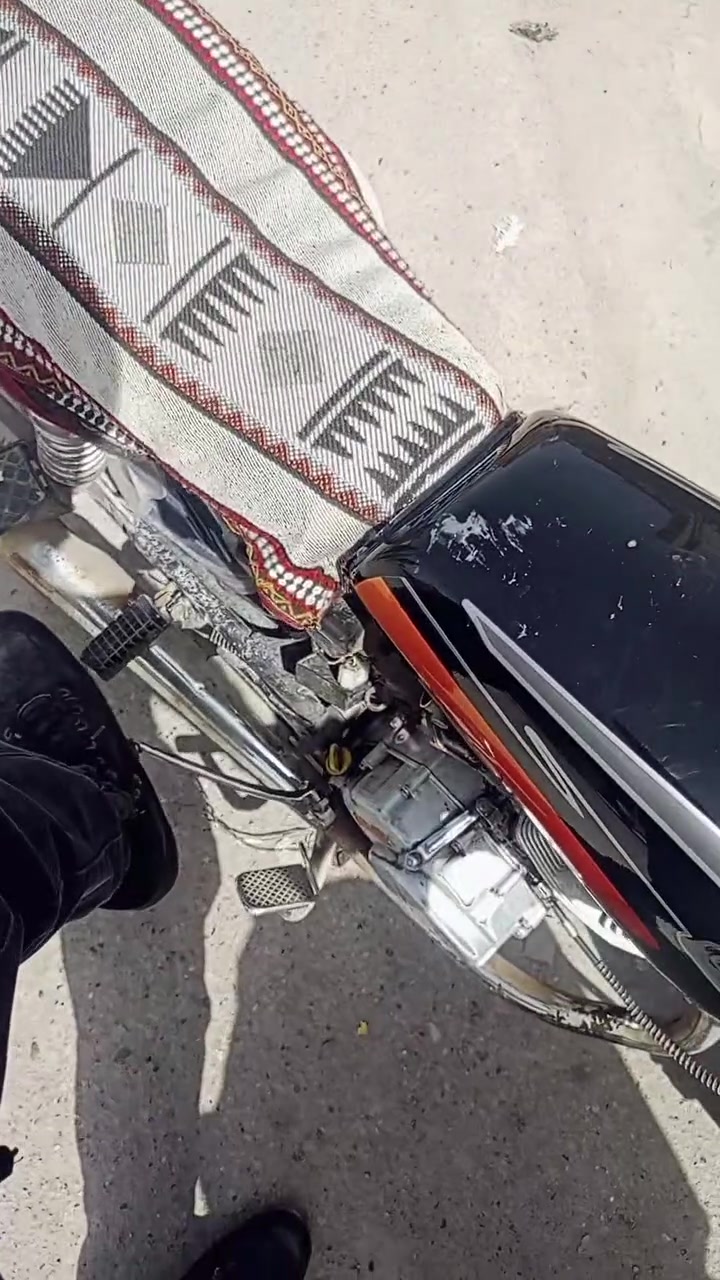 اسلام عليكم شباب  دراجه هندر واحد  اوراقهة ظايعه اكفلك عشاير تريد تاخذها ادوات تريدها وانت ترتبها او اراوسها بس محرك ابمحرك 200جديد كون رقمي***********
