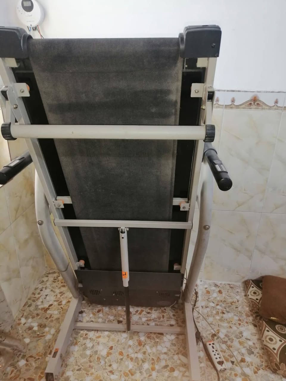 سلام عليكم جري للبيع مستعمل أخو الجديد وبيه هزاز مال بطن سعره 250بيه مجال بسيط مكاني كربلاء الشبانات  توصل رقم *********** تواصل على الماسنجر
