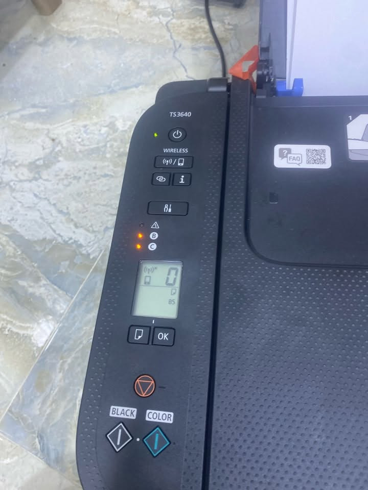 طابعه جديده ماستخدمها هواي يرادلها كاترج من شتريتها حقنت الحبر غلط وعطل كاترج باكيتها و ياها وقرص وياها
 
السعر ٤٠ الف مكاني الرمادي توصيل ماعندي
للستفسار ***********
