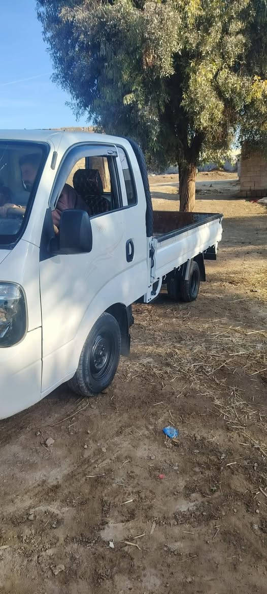 سلام عليكم كيا حمل 13 لبيع
مكفوله كفاله عامه من الصبغ والبارد والشاصي
وكير واكسن والمحرك رقم واسط تحويل مباشر 
مشروع وطني مكان السياره واسط فضاء الصويره 
السعر 96 بيه مجال حك الجيه 
رقم الهاتف ***********
