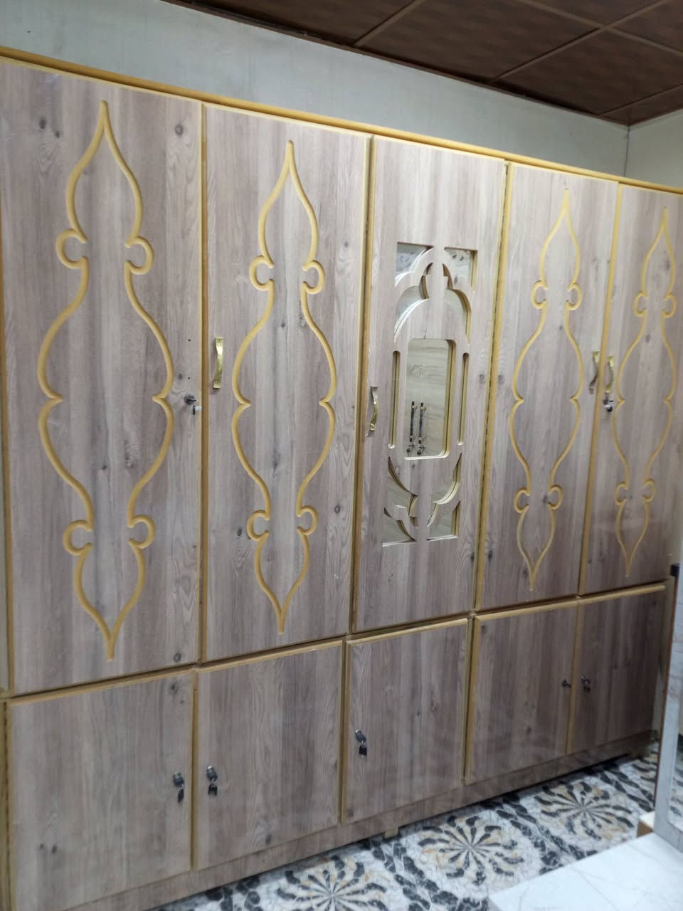 كنتور سليماني ٥ بوب مستخدم اي عيب مابيه السعر ١٥٠ بي مجال بسيط العنوان كركوك حي  العروبه قرب جامع الامام علي اتصال ع رقم *********** الشراي يجي خاص
